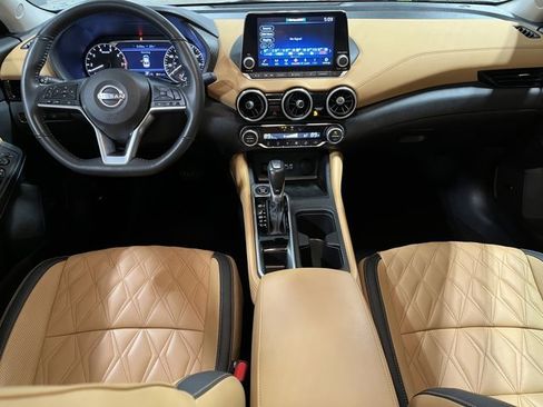 Used 2024 Nissan Sentra SV w/ SV Premium Package image 9