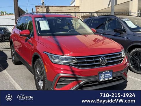 Certified 2022 Volkswagen Tiguan SE w/ Panoramic Sunroof Package AWD/4WD image 1