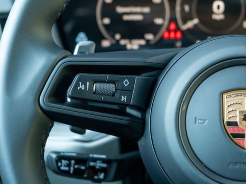 New 2026 Porsche Cayenne image 28