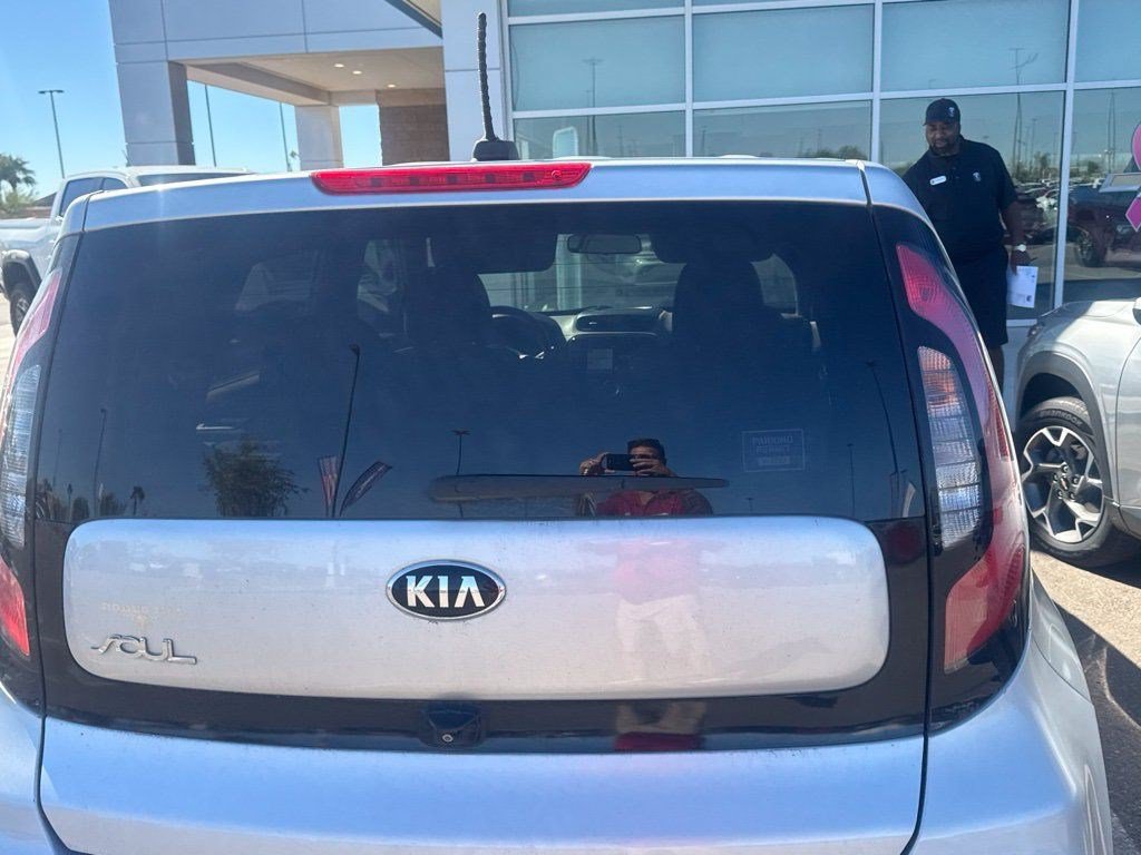 Used 2018 Kia Soul + w/ Audio Package FWD image 13