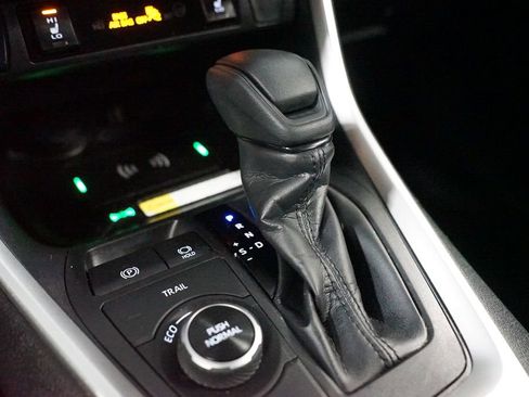 Used 2024 Toyota RAV4 XLE w/ Convenience Package image 21