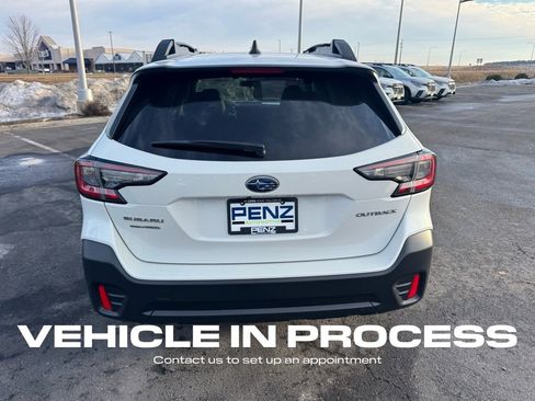 Used 2022 Subaru Outback Premium image 3