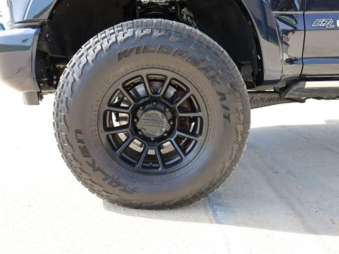 Used 2021 Ford F350 Platinum w/ Tremor Off-Road Package image 26