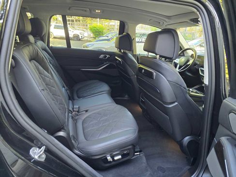 Used 2025 BMW X7 xDrive40i AWD/4WD image 12