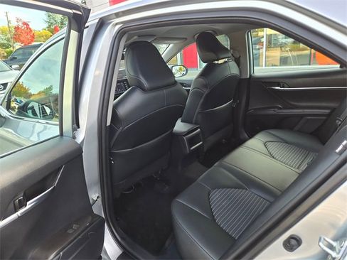 Used 2022 Toyota Camry SE image 16