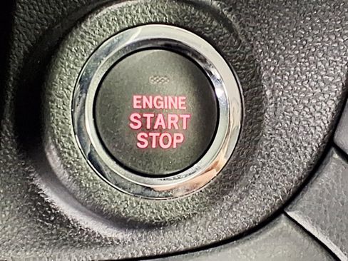 Used 2024 Subaru Outback Premium AWD/4WD image 19