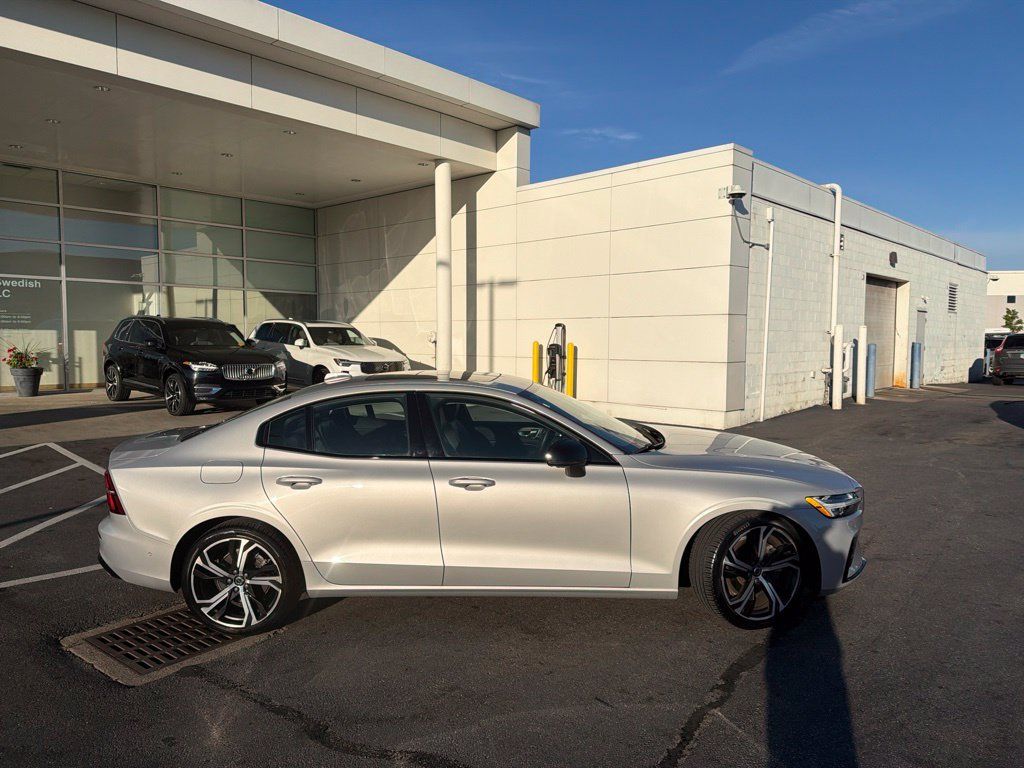 Certified 2024 Volvo S60 B5 Plus w/ Climate Package AWD/4WD image 3