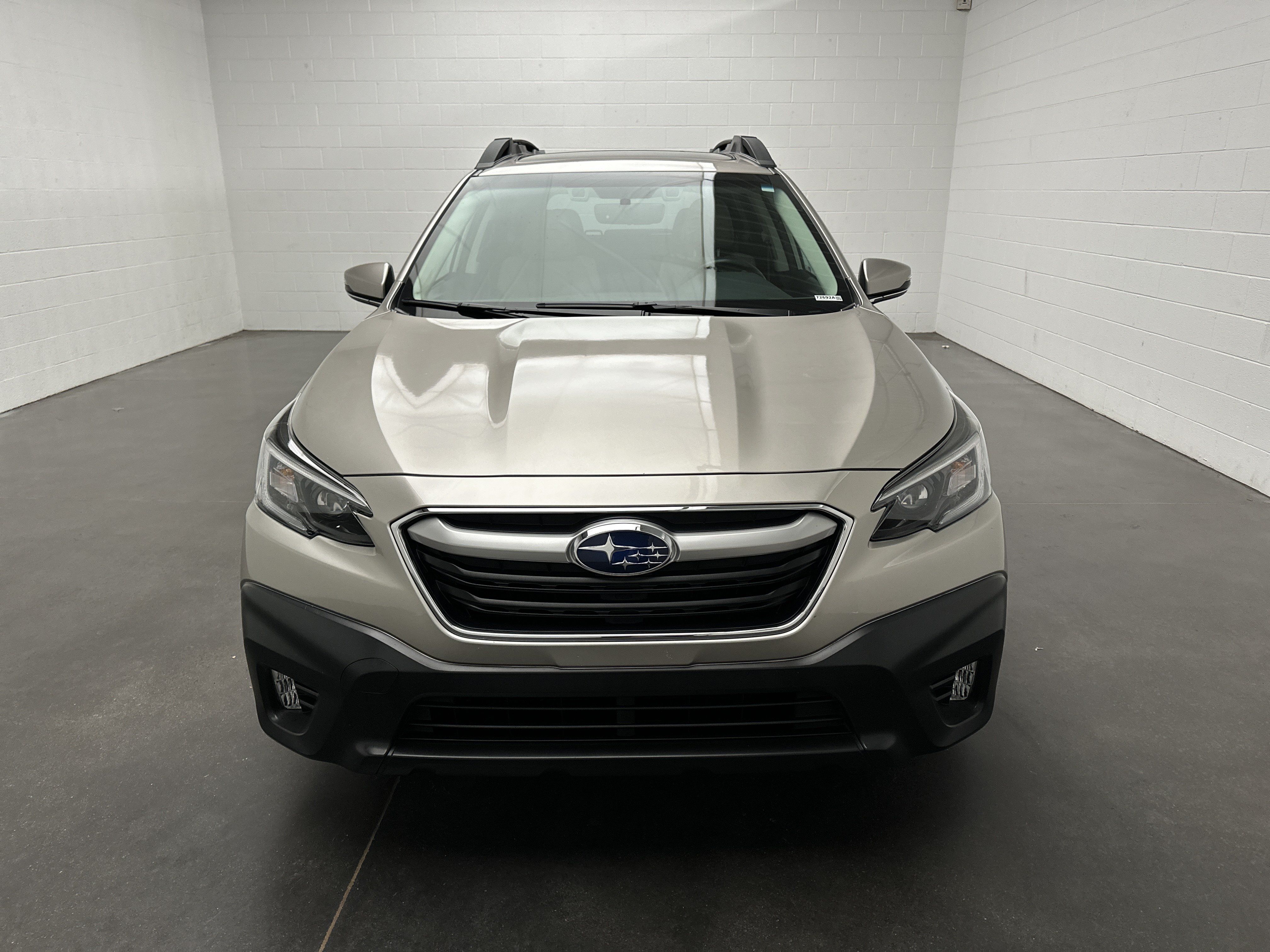 Used 2020 Subaru Outback Premium w/ Popular Package #1 AWD/4WD image 3