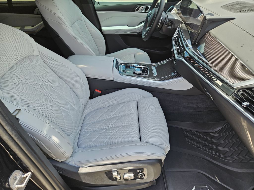 Used 2025 BMW X5 M60i AWD/4WD image 14
