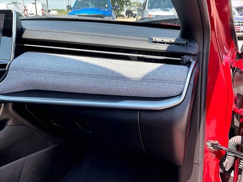 Used 2025 Jeep Compass Latitude image 23