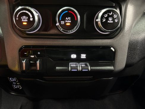 Used 2022 RAM 2500 Big Horn AWD/4WD image 48