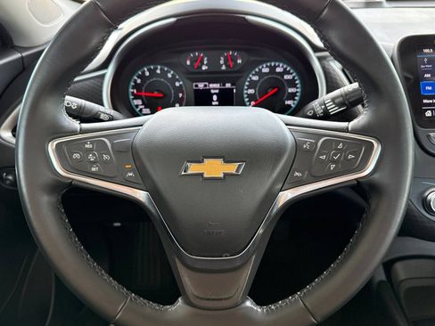 Used 2025 Chevrolet Malibu RS FWD image 32
