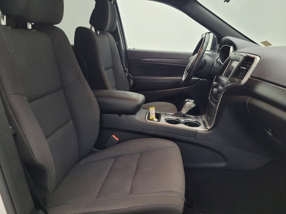 Used 2019 Jeep Grand Cherokee Laredo RWD image 21