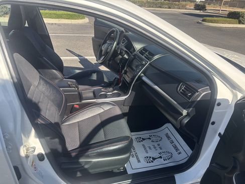 Used 2017 Toyota Camry SE FWD image 25
