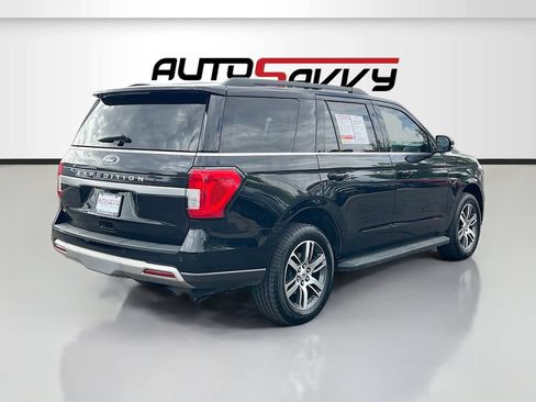 Used 2023 Ford Expedition XLT AWD/4WD image 7