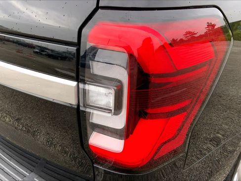 Used 2023 Ford Expedition Platinum AWD/4WD image 30