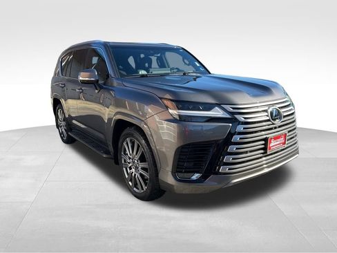 Used 2023 Lexus LX 600 4WD w/ Ultra Luxury Package image 8
