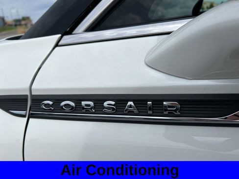 Used 2023 Lincoln Corsair AWD image 5