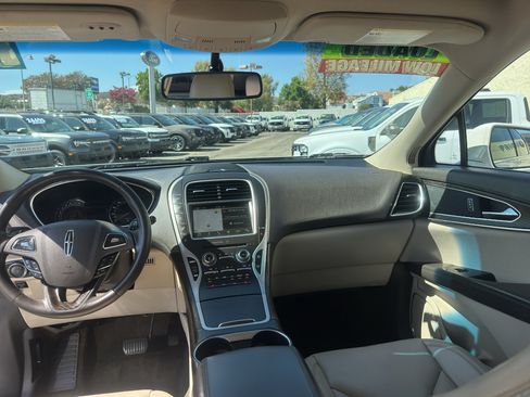 Used 2016 Lincoln MKX Select w/ Select Plus Package AWD/4WD image 20