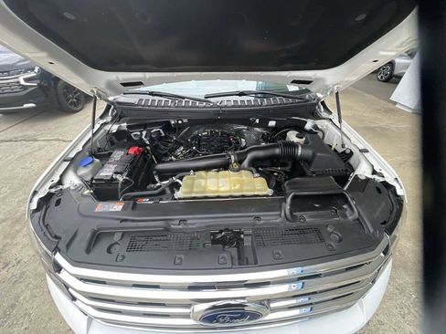 Used 2021 Ford Expedition XLT image 31