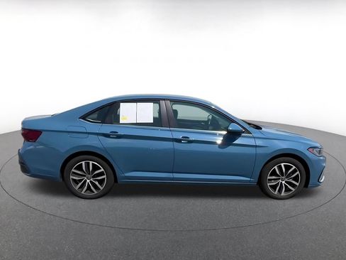 Used 2025 Volkswagen Jetta SE FWD image 16