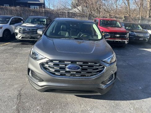 Used 2024 Ford Edge Titanium image 2