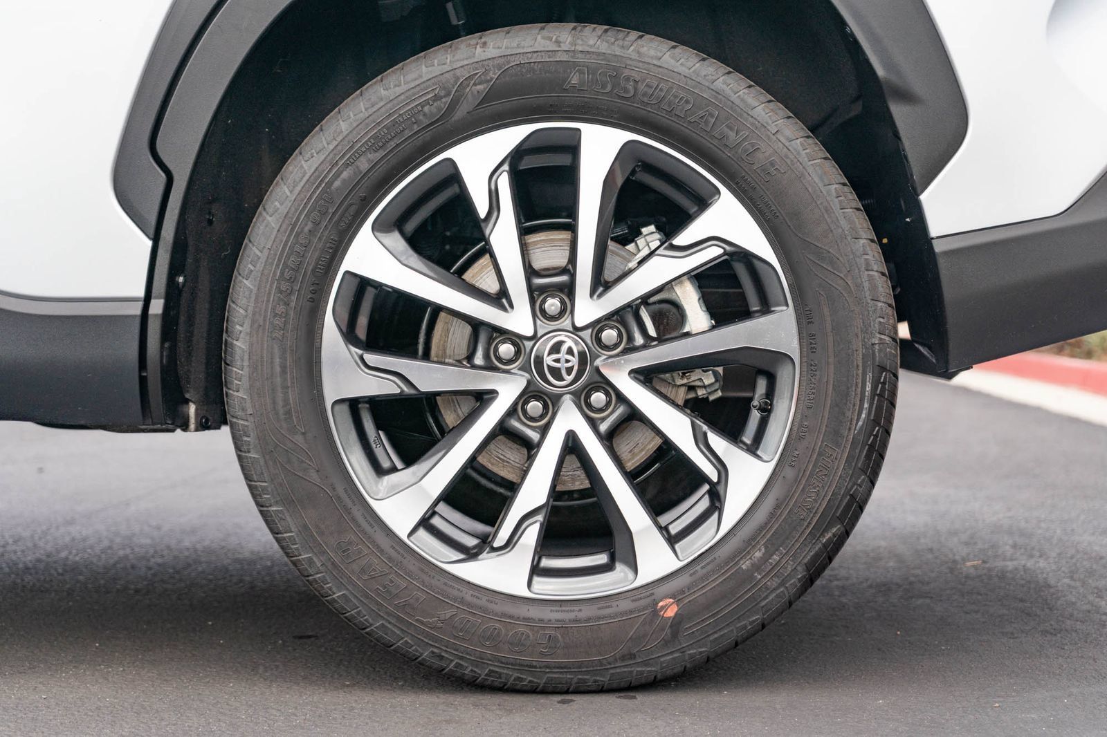 Certified 2025 Toyota Corolla Cross XLE FWD image 6