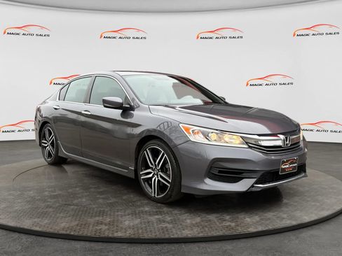 Used 2017 Honda Accord Sport image 5