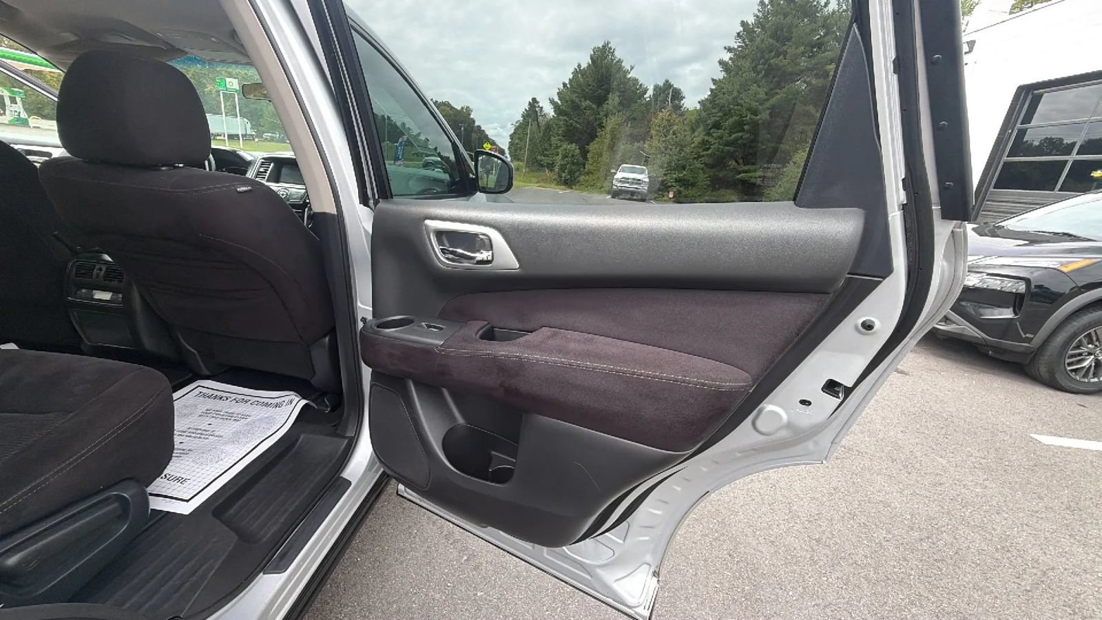 Used 2013 Nissan Pathfinder SV AWD/4WD image 39