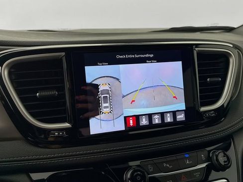 New 2027 Chrysler Pacifica Select FWD image 13