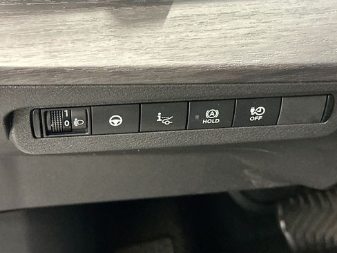 Used 2023 Nissan Ariya AWD image 17