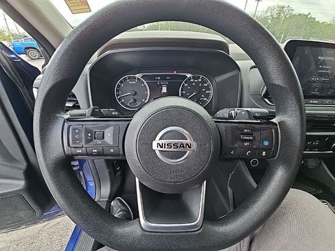 Used 2021 Nissan Rogue SV image 9