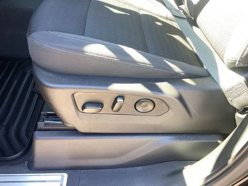 Used 2023 Chevrolet Silverado 1500 LT image 11