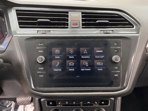 Used 2019 Volkswagen Tiguan SEL image 18