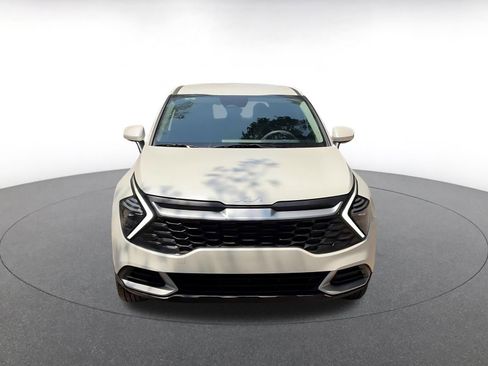 Used 2025 Kia Sportage LX image 4