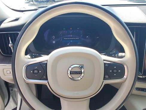 Used 2022 Volvo XC60 T8 Inscription Expression w/ Advanced Package image 23