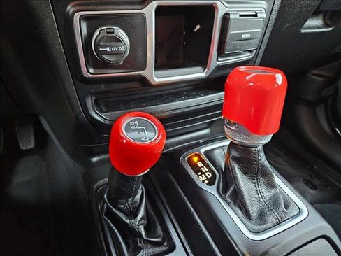 Used 2022 Jeep Gladiator Sport image 24