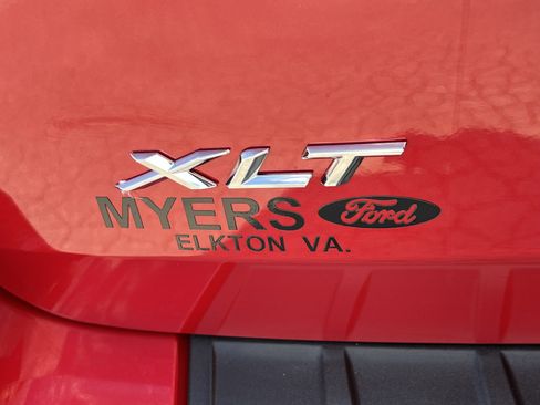 Used 2024 Ford Explorer XLT w/ Equipment Group 202A AWD/4WD image 13