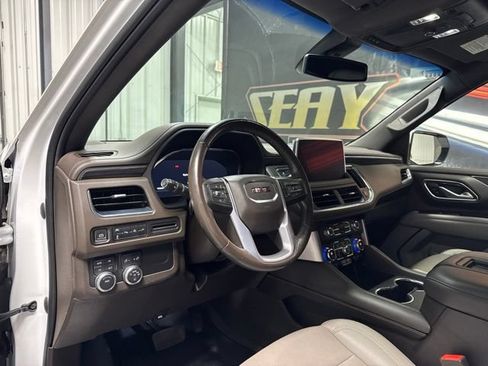 Used 2022 GMC Yukon XL SLT AWD/4WD image 5