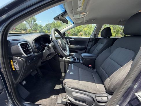 Used 2022 Kia Sportage LX FWD image 9