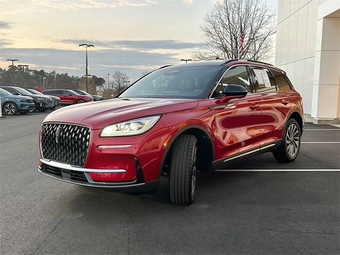 Used 2025 Lincoln Corsair Reserve image 2