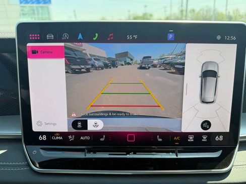 Used 2025 Volkswagen Tiguan SE R-Line image 12