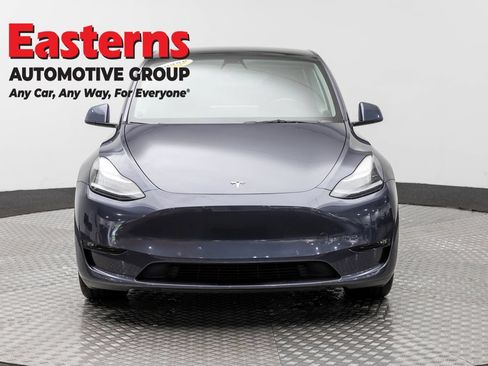 Used 2022 Tesla Model Y Long Range AWD/4WD image 2