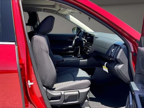 New 2026 Nissan Pathfinder SV w/ SV Premium Package FWD image 10