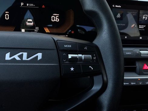 Used 2025 Kia K4 FWD image 35
