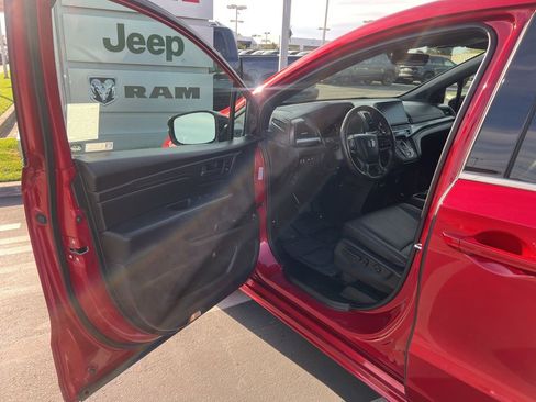 Used 2025 Honda Odyssey Sport-L image 18