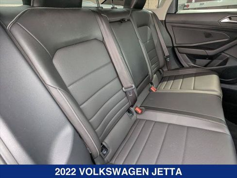 Certified 2022 Volkswagen Jetta SE w/ Panoramic Sunroof Package FWD image 22