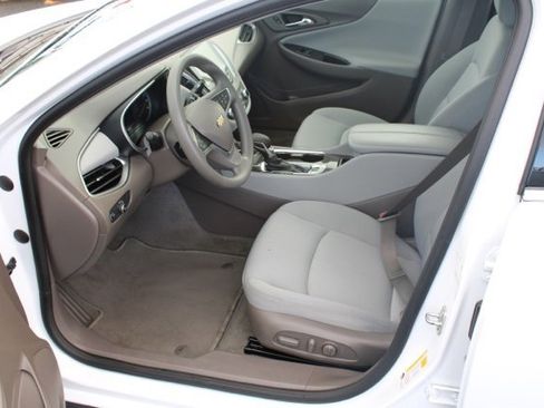 Used 2022 Chevrolet Malibu LT image 11