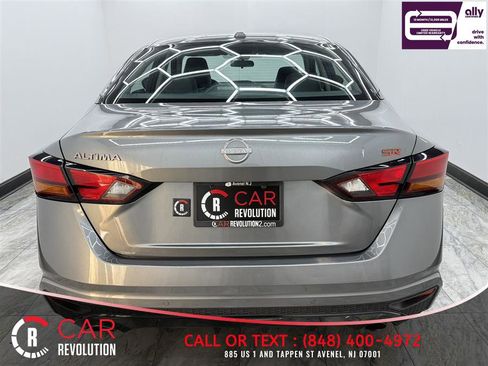 Used 2023 Nissan Altima 2.5 SR FWD image 5