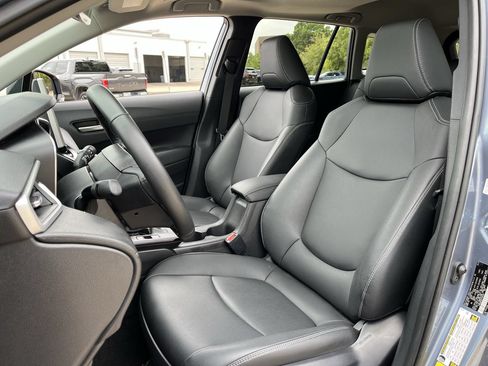 Used 2026 Toyota Corolla Cross XLE w/ Convenience Package FWD image 22
